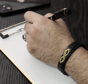 علامت بی‌نهایت در طلا و جواهرات
